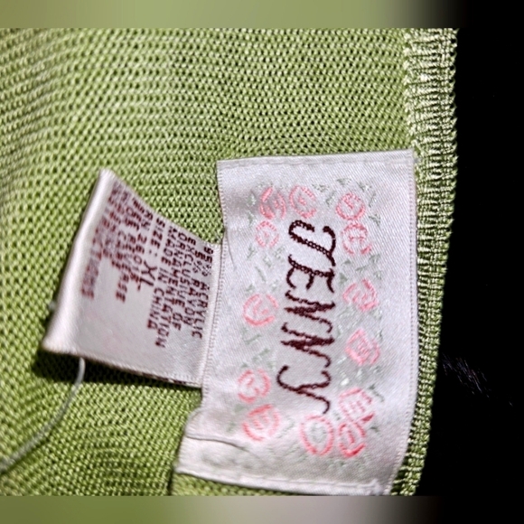 NEW KNIT SWEATER TOP PLUS SIZE: XLARGE - Picture 2 of 4